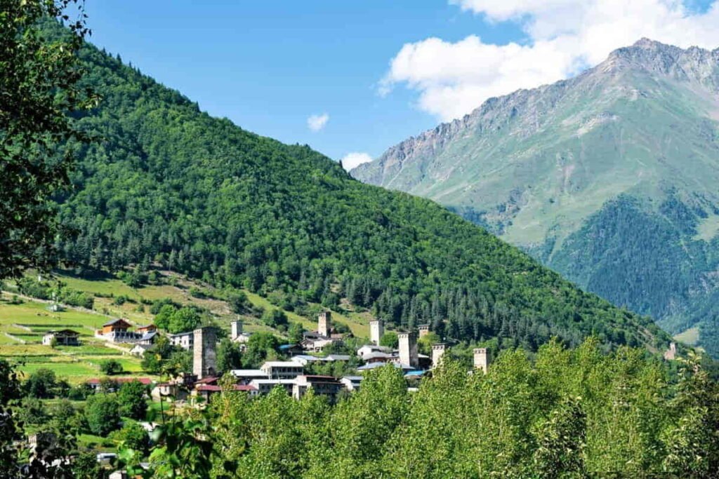 მესტია სვანეთის კოშკები მთებში