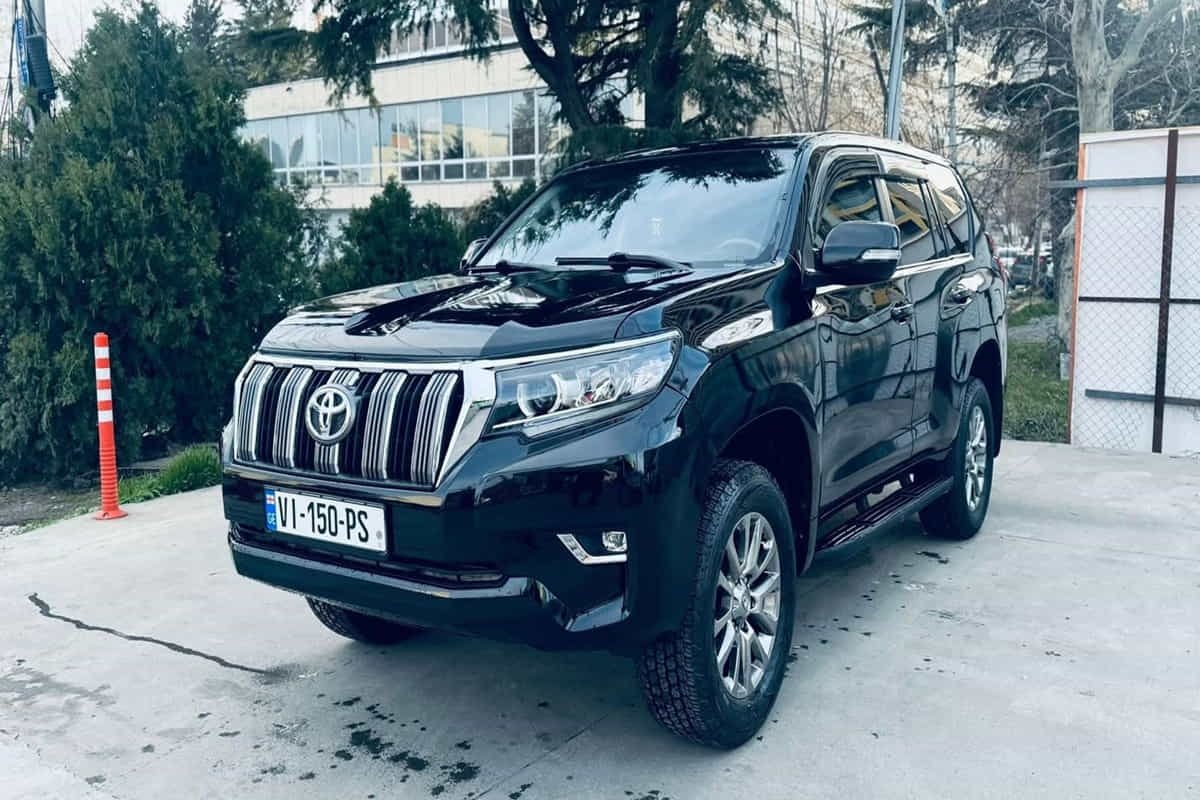 SUV transfer Tbilisi Toyota Prado