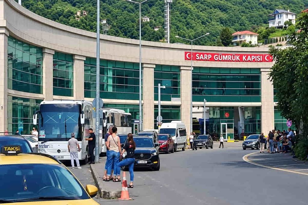 Пограничный переход Сарп между Грузией и Турцией